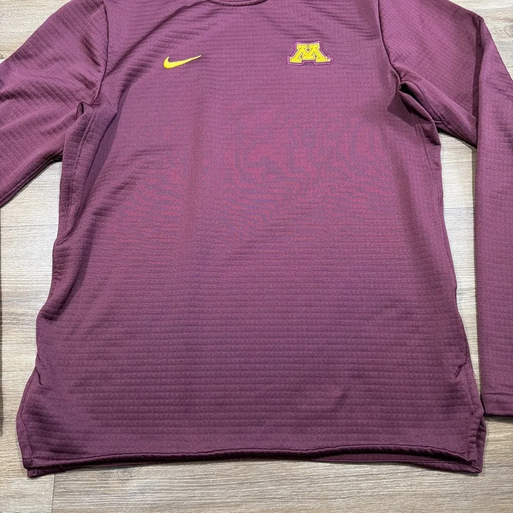 Nike Men's SMALL Minnesota Golden Gophers Waffle Fleece Sweatshirt Red Thermal